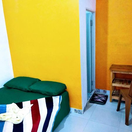 Pinky Guest House Batu Batu  Exterior photo