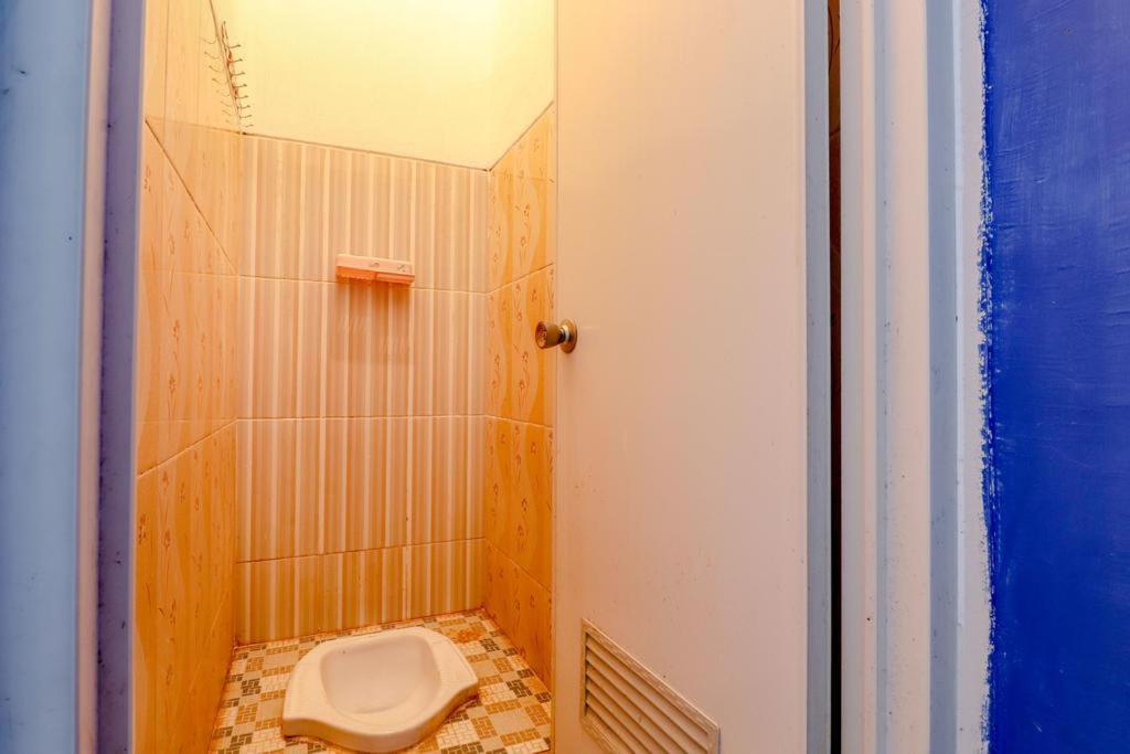 Pinky Guest House Batu Batu  Exterior photo