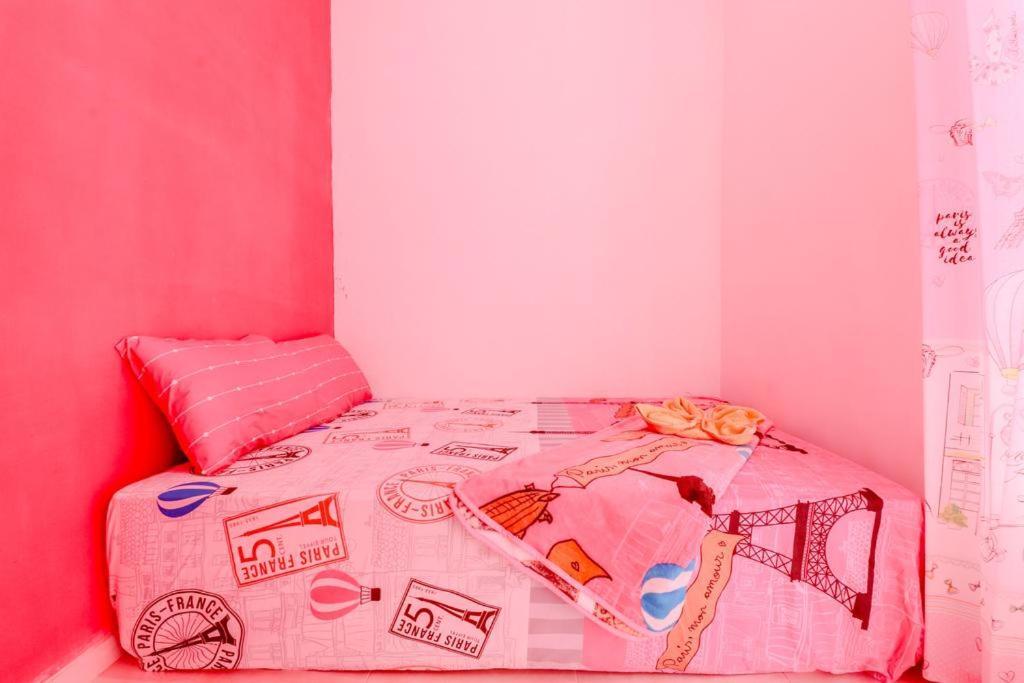 Pinky Guest House Batu Batu  Exterior photo